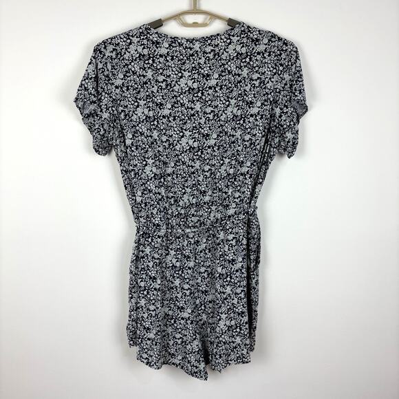 GAP Easy Button Front Romper XXL Navy Blue Floral 688549 short sleeve v-neck - Picture 3 of 10